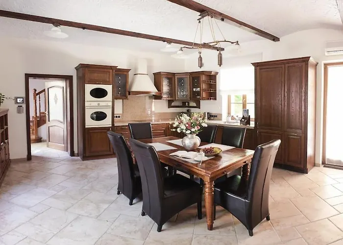 Constantia By Grape فيلة فروتسواف